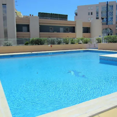 En Rdc, 2 Chambres, Res Avec Piscine, Quartier Port De Sete
