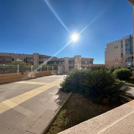 En Rdc, 2 Chambres, Res Avec Piscine, Quartier Port De Sete