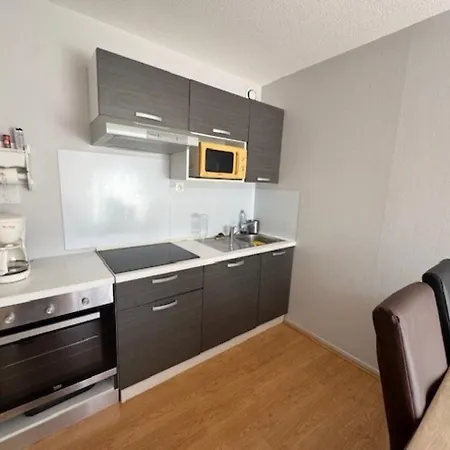 En Rdc, 2 Chambres, Res Avec Piscine, Quartier Port De Apartment