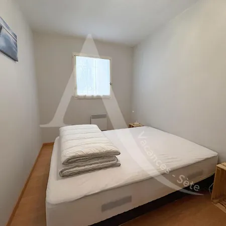 Apartment En Rdc, 2 Chambres, Res Avec Piscine, Quartier Port De