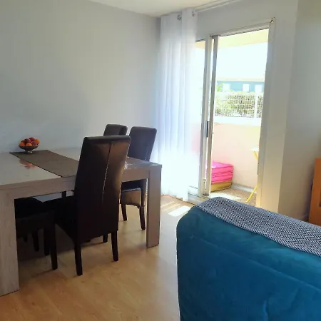En Rdc, 2 Chambres, Res Avec Piscine, Quartier Port De Apartment Sete